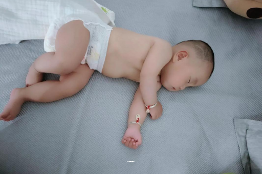 滦南没满月的宝宝